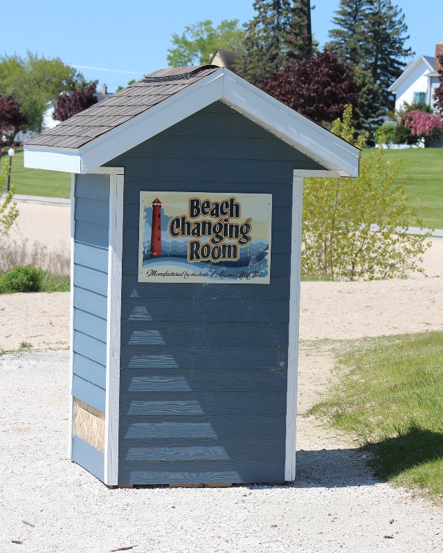 crescent-beach-changing-shack
