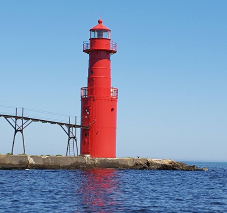 Algoma Pierhead Lighthouse